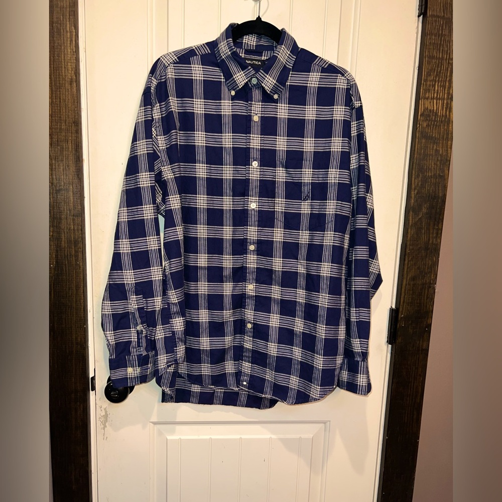 Men’s Nautica Navy and White Checkered Long Sleeve Button Down Shirt